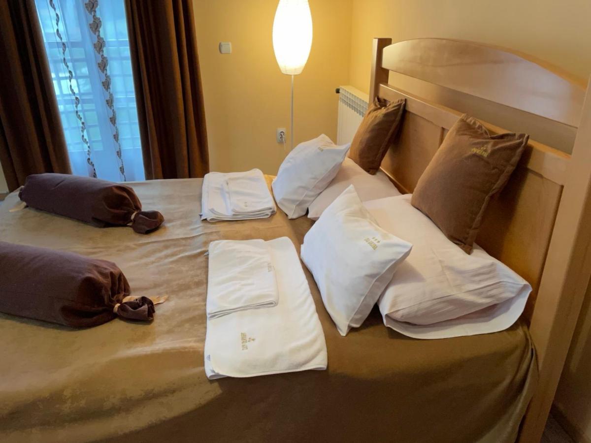 Hotel Dva Goluba Pale Exteriér fotografie