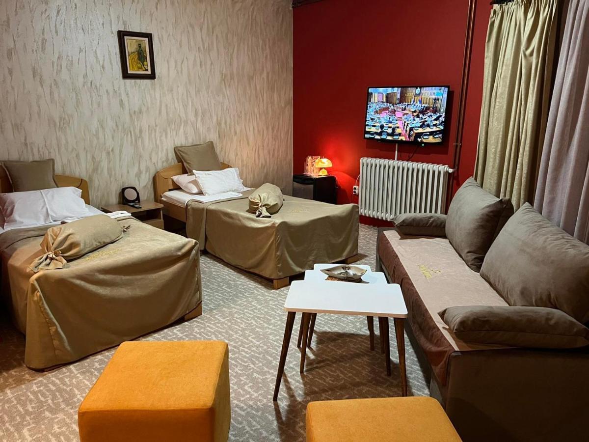 Hotel Dva Goluba Pale Exteriér fotografie