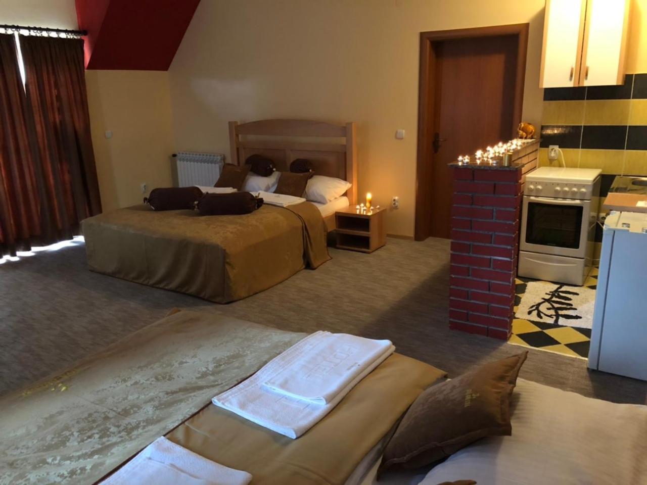 Hotel Dva Goluba Pale Pokoj fotografie