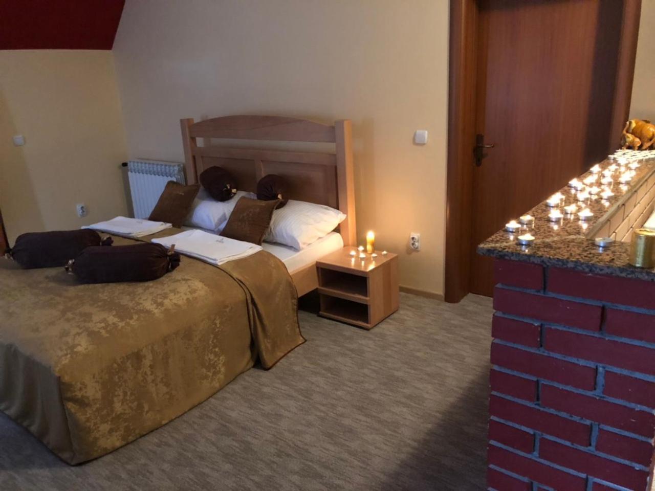 Hotel Dva Goluba Pale Exteriér fotografie