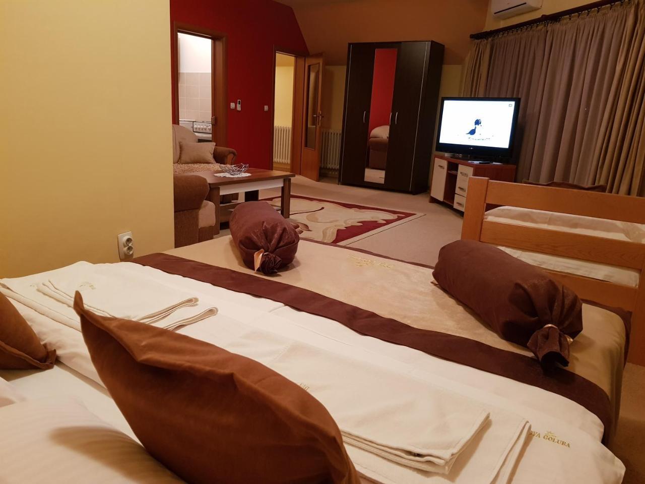 Hotel Dva Goluba Pale Exteriér fotografie